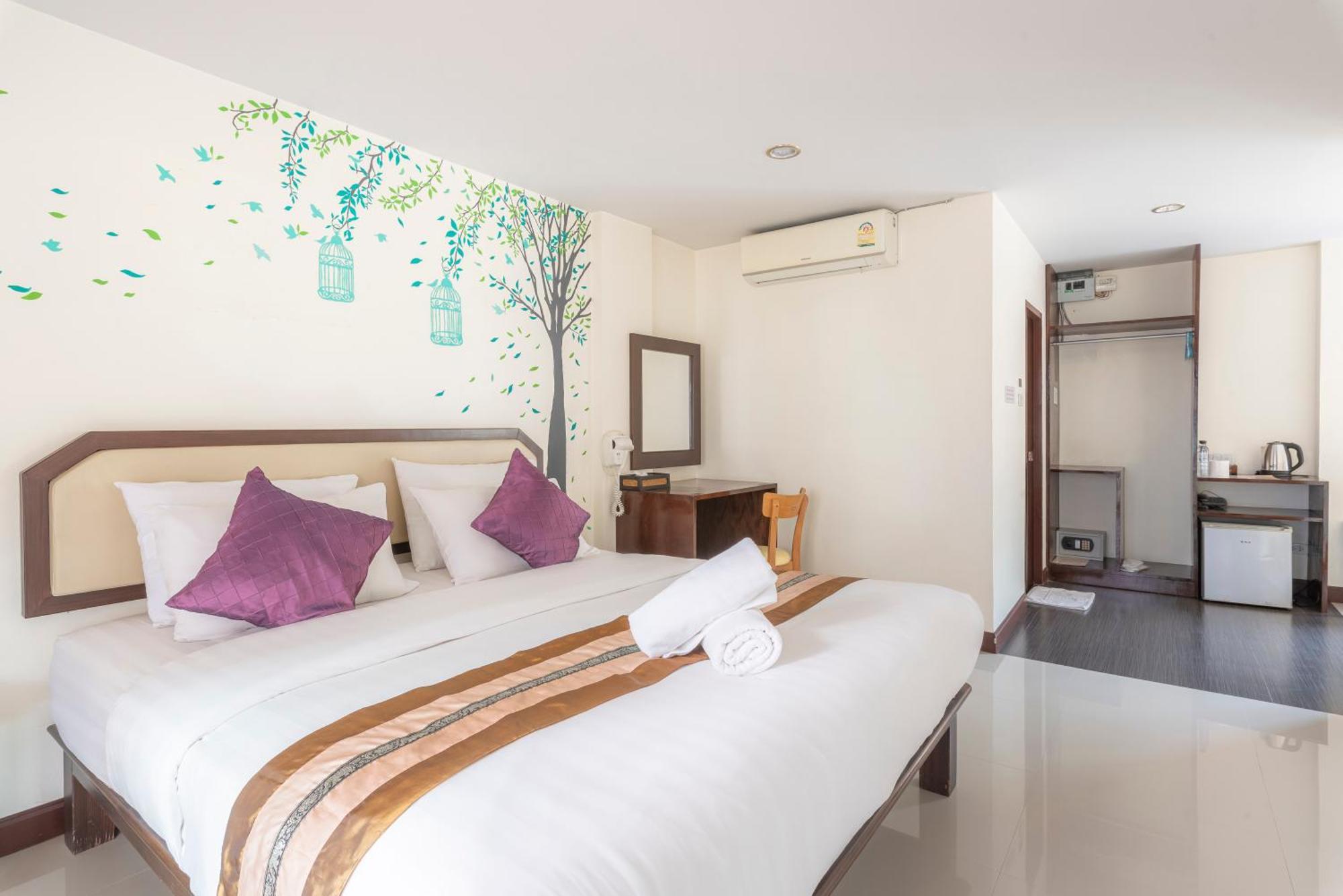 Manee Cool Mueang Hotel Chiang Mai Exterior foto
