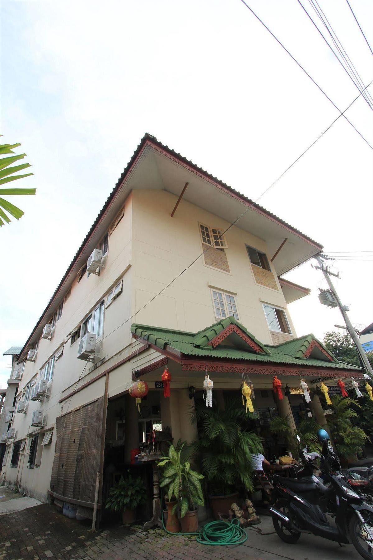 Manee Cool Mueang Hotel Chiang Mai Exterior foto