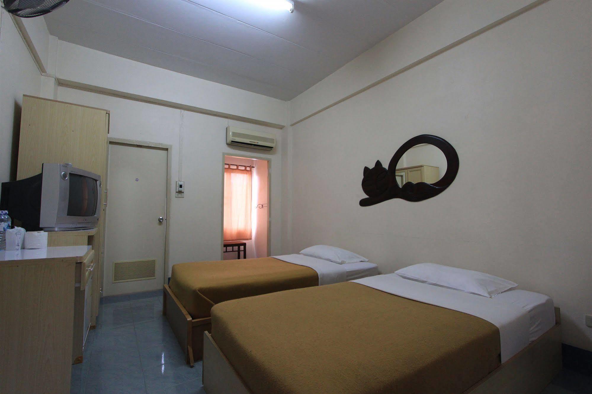 Manee Cool Mueang Hotel Chiang Mai Exterior foto
