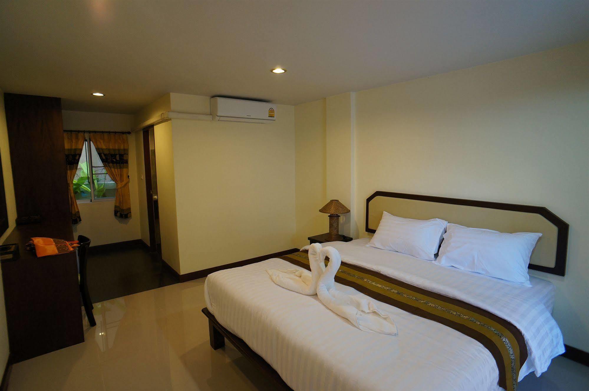 Manee Cool Mueang Hotel Chiang Mai Exterior foto